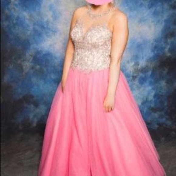 Grad Dress - Picture 1 of 4